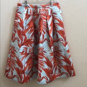 Brand new self embossed skirt with pockets